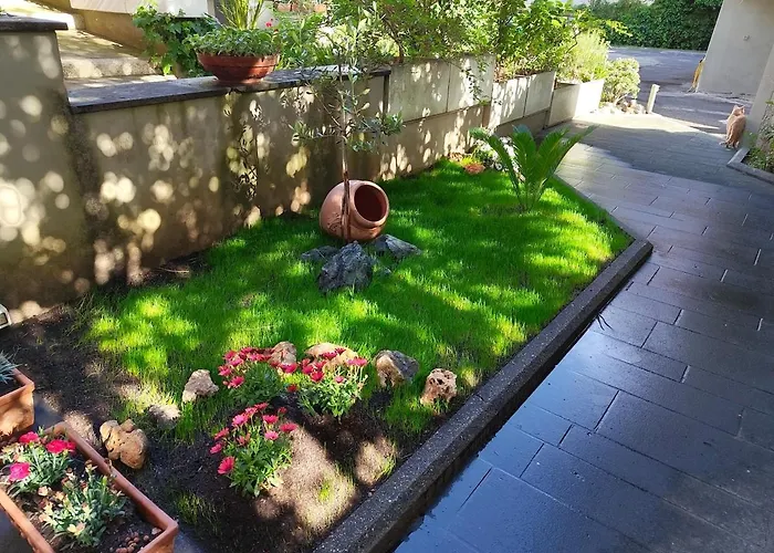 The Garden House Apartment *